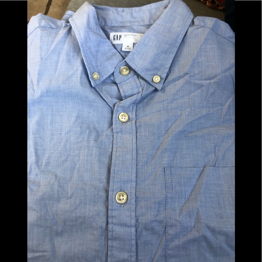 Gap Light Blue Button Down Size Medium - image 1